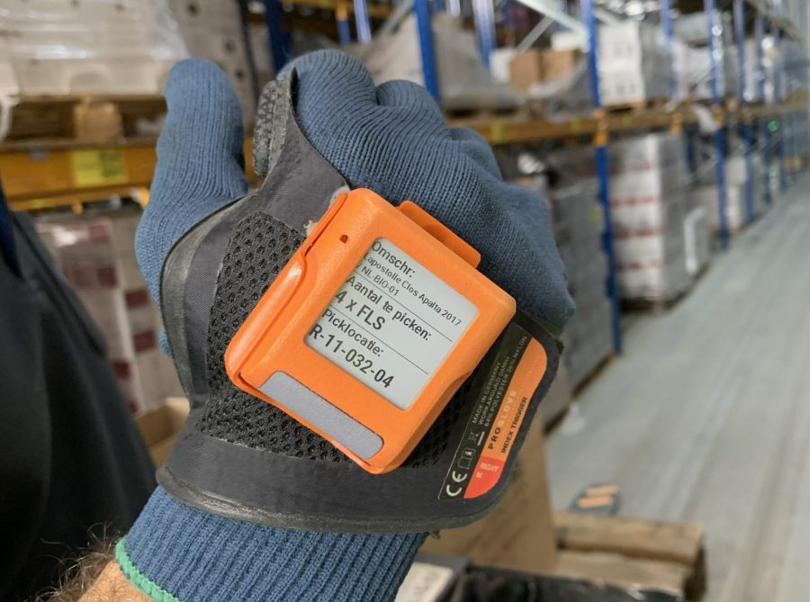 Orderpicker using ProGlove with display
