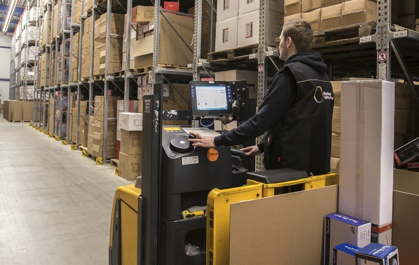 DLoG Advantech vehicle mount terminal pick cart
