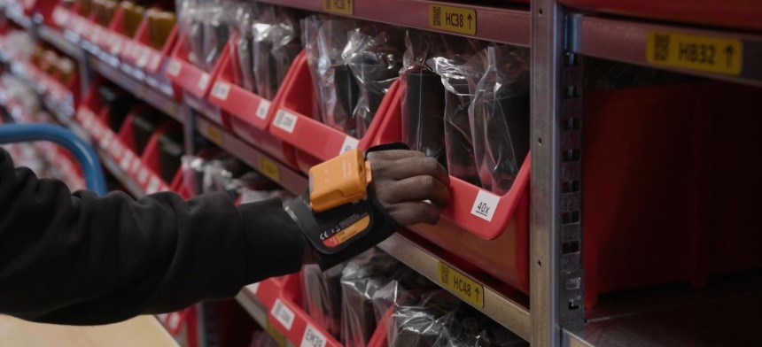 Handsfree scanner in het magazijn